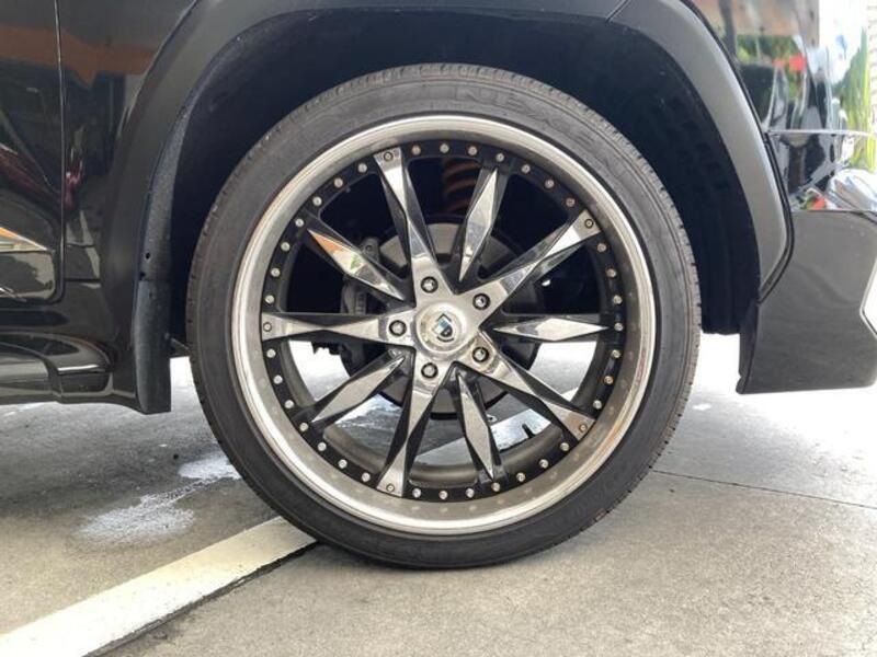 LAND CRUISER