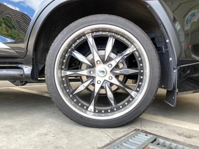 LAND CRUISER