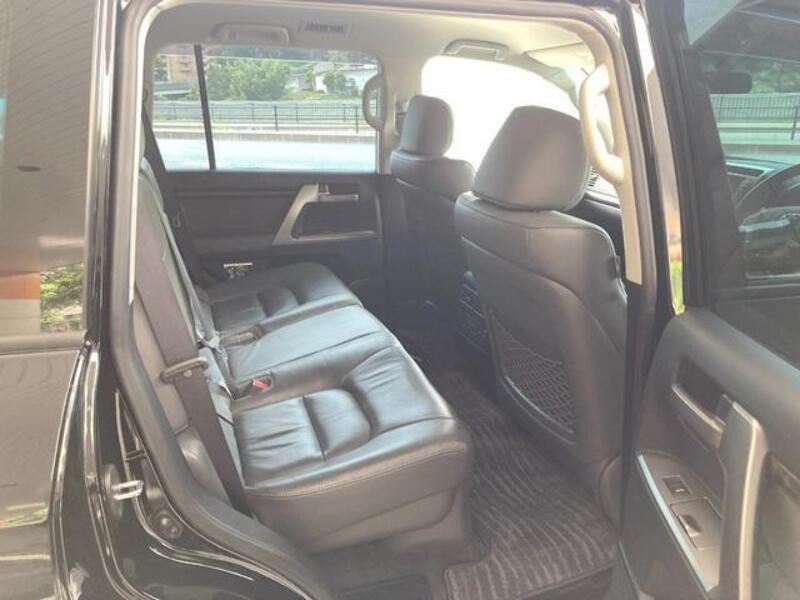 LAND CRUISER
