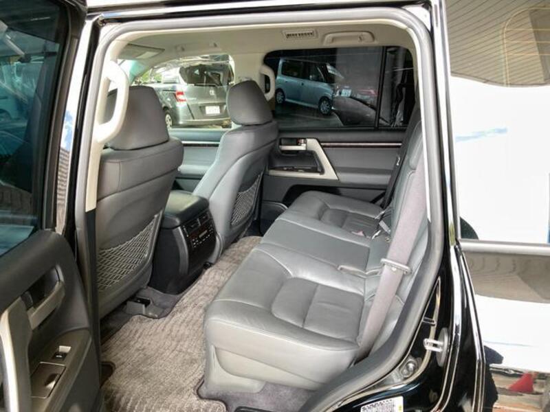 LAND CRUISER