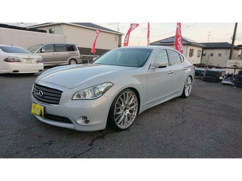 NISSAN FUGA