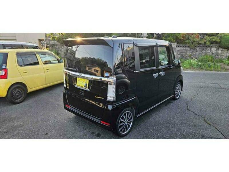 N BOX CUSTOM