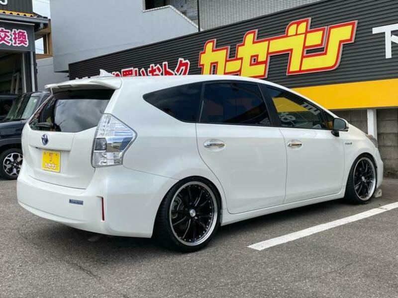 PRIUS ALPHA