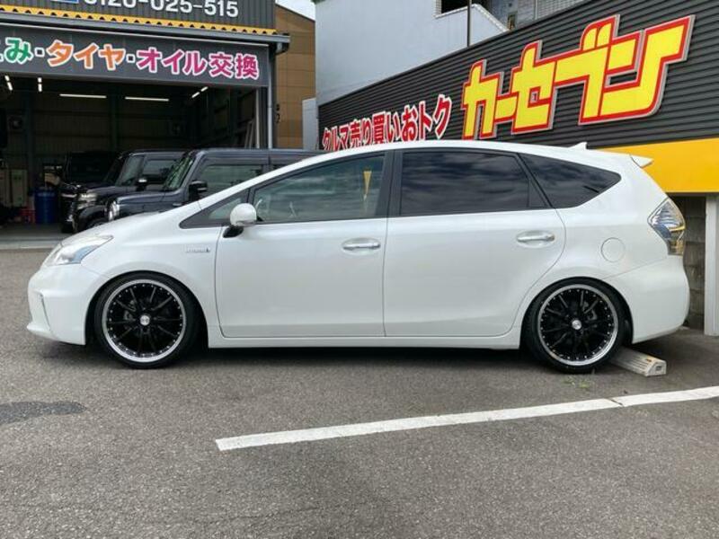 PRIUS ALPHA
