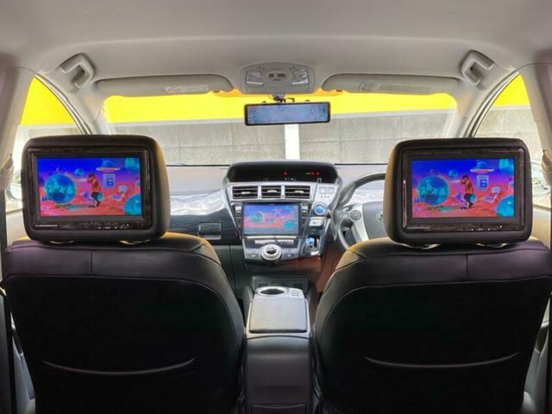 PRIUS ALPHA