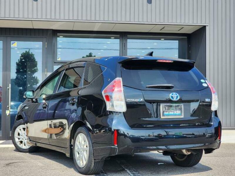 PRIUS ALPHA