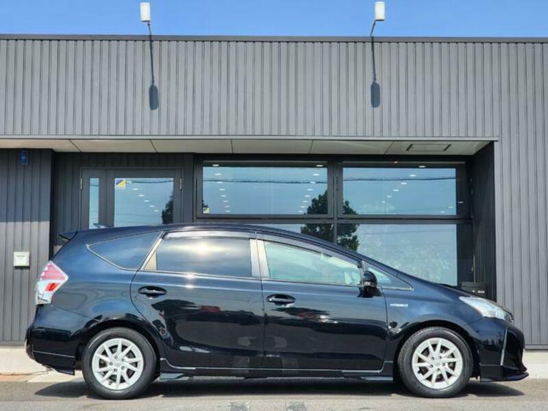 PRIUS ALPHA