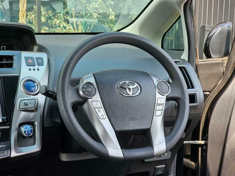 PRIUS ALPHA