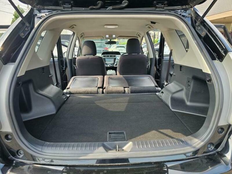 PRIUS ALPHA