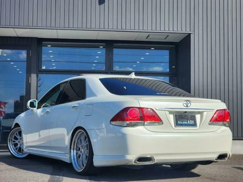 CROWN
