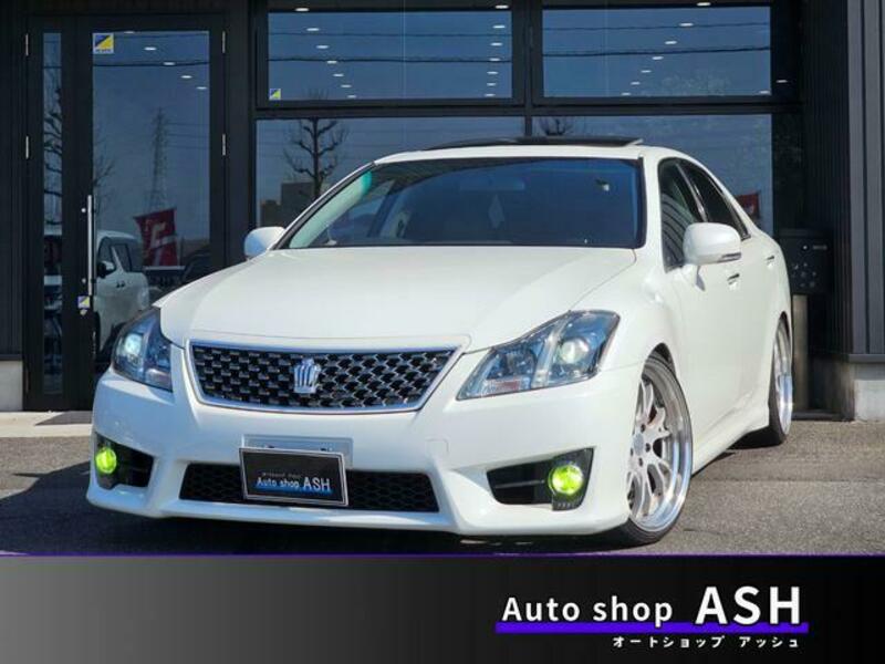 TOYOTA CROWN