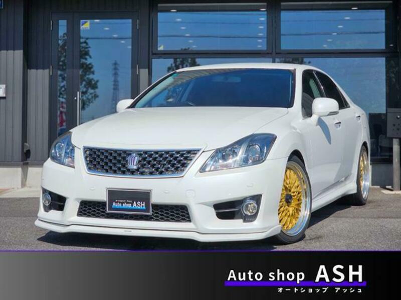 TOYOTA CROWN