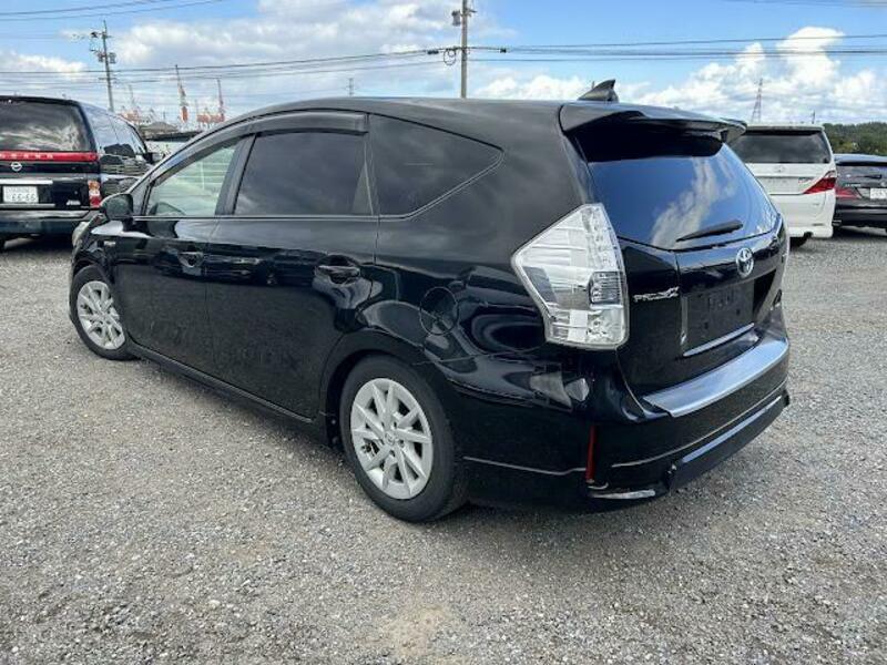PRIUS ALPHA