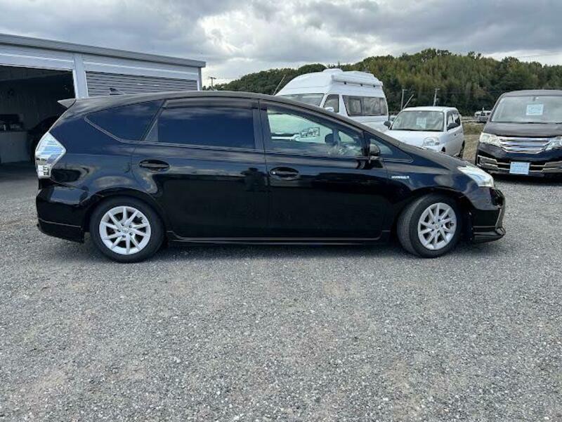 PRIUS ALPHA