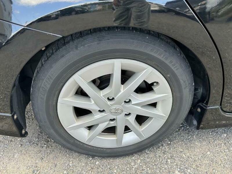 PRIUS ALPHA