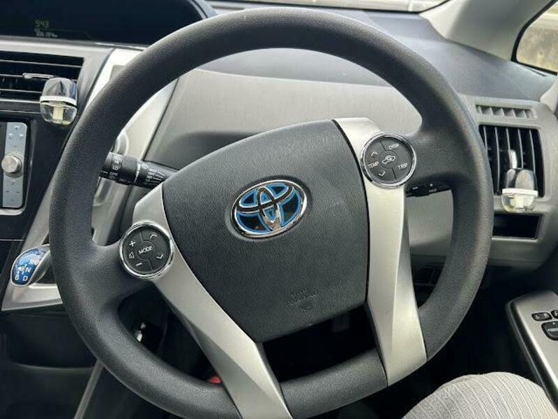 PRIUS ALPHA