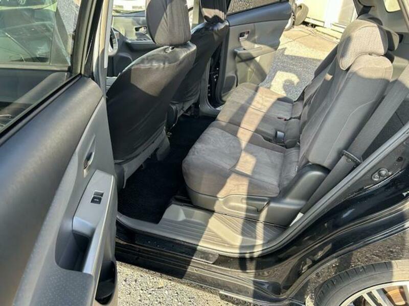 PRIUS ALPHA