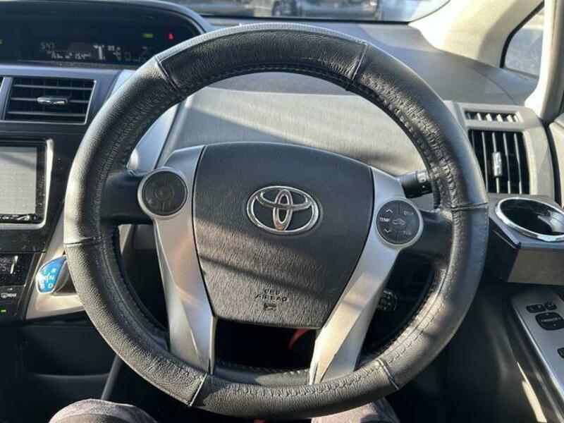 PRIUS ALPHA