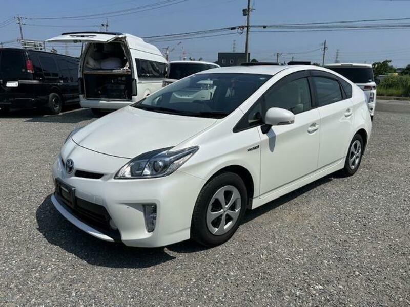 TOYOTA PRIUS