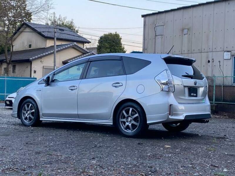 PRIUS ALPHA