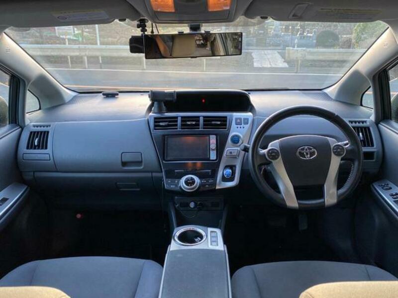 PRIUS ALPHA