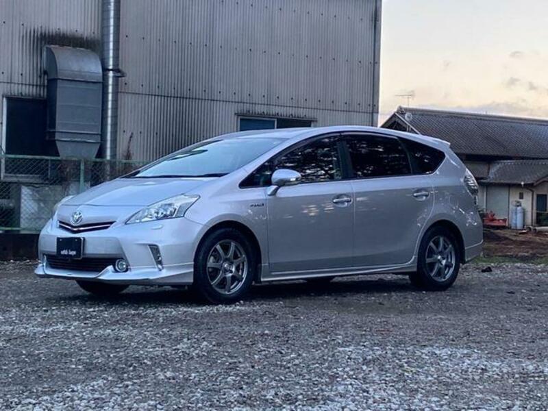 PRIUS ALPHA