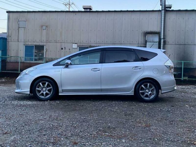 PRIUS ALPHA