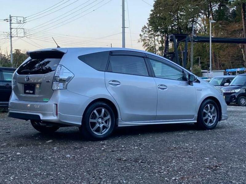 PRIUS ALPHA