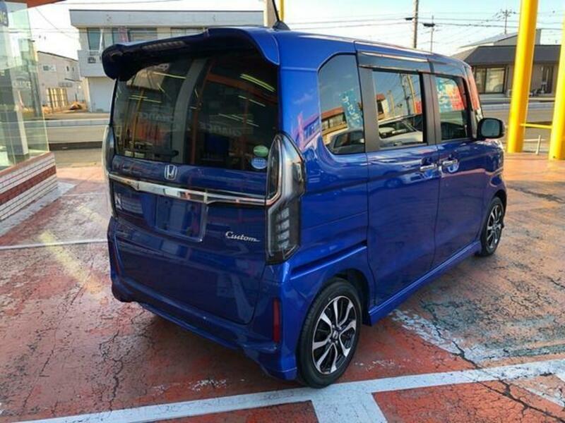 N BOX CUSTOM