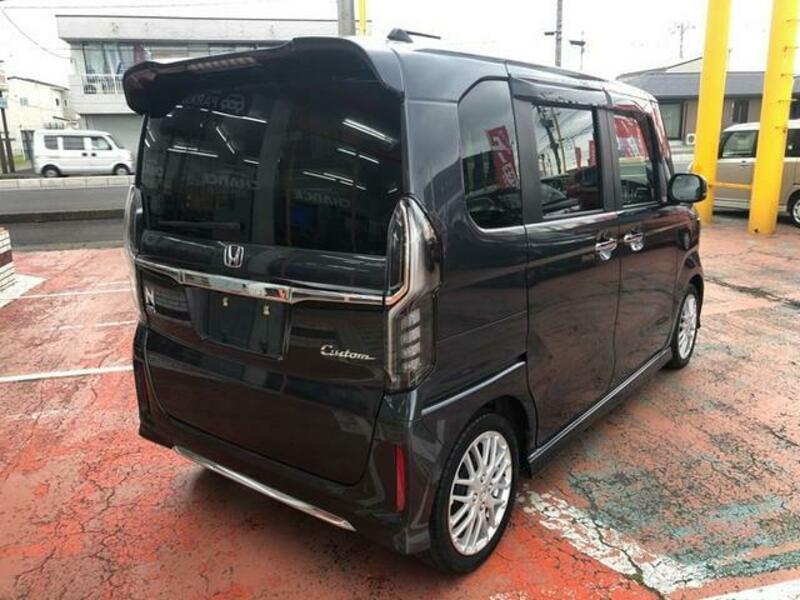 N BOX CUSTOM