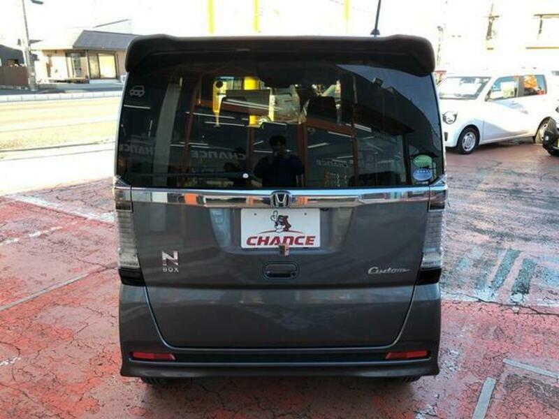 N BOX CUSTOM
