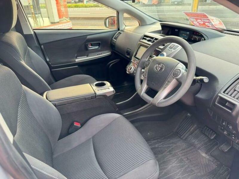 PRIUS ALPHA