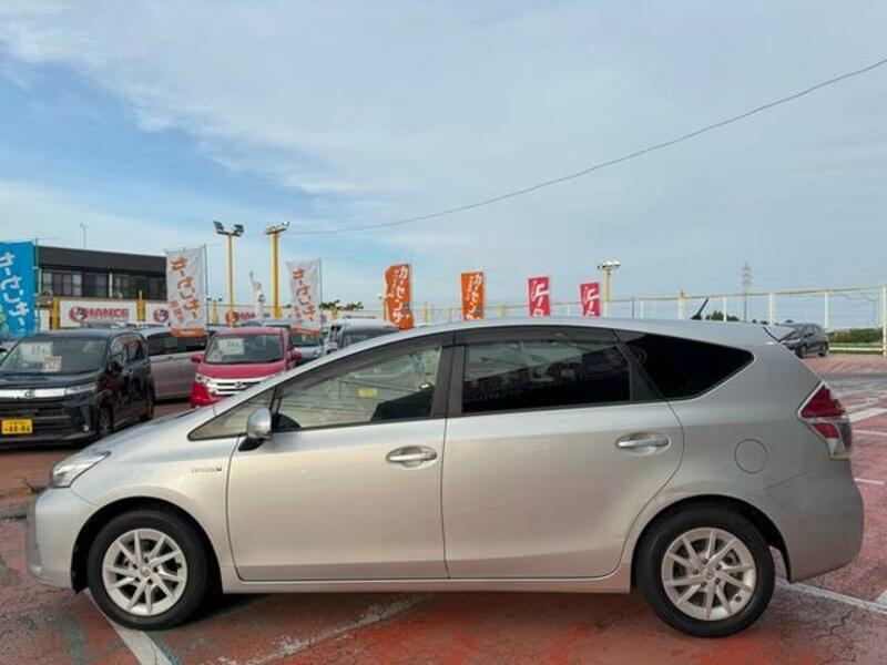 PRIUS ALPHA