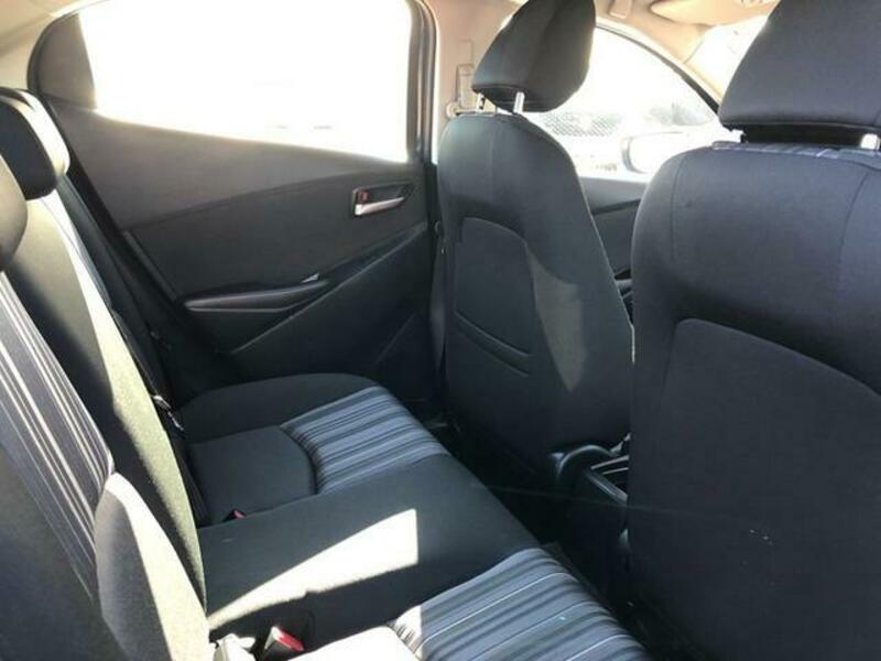 MAZDA2