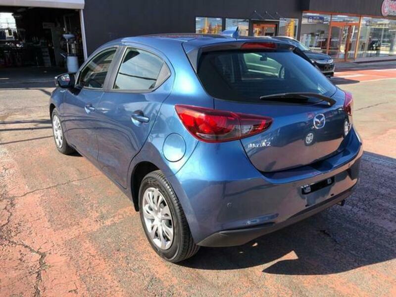 MAZDA2