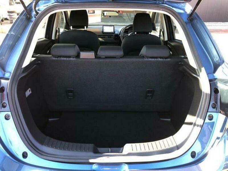MAZDA2