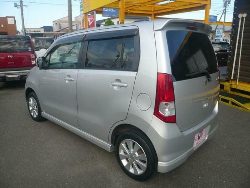 WAGON R