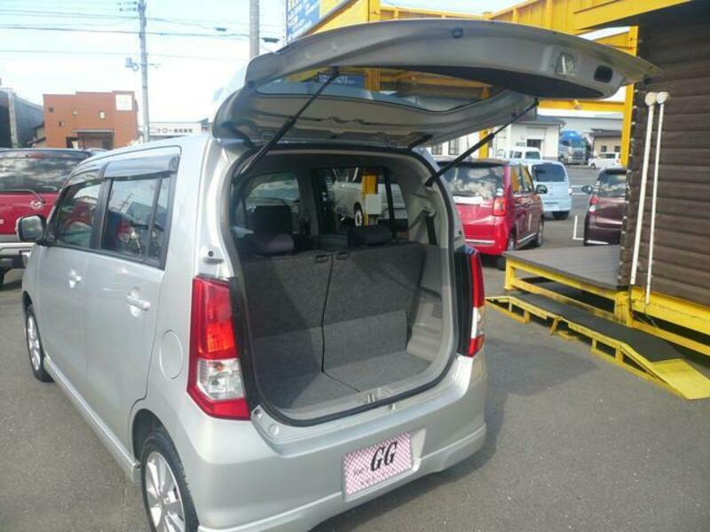 WAGON R