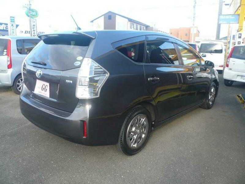 PRIUS ALPHA
