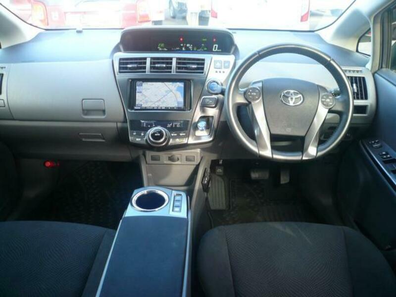 PRIUS ALPHA