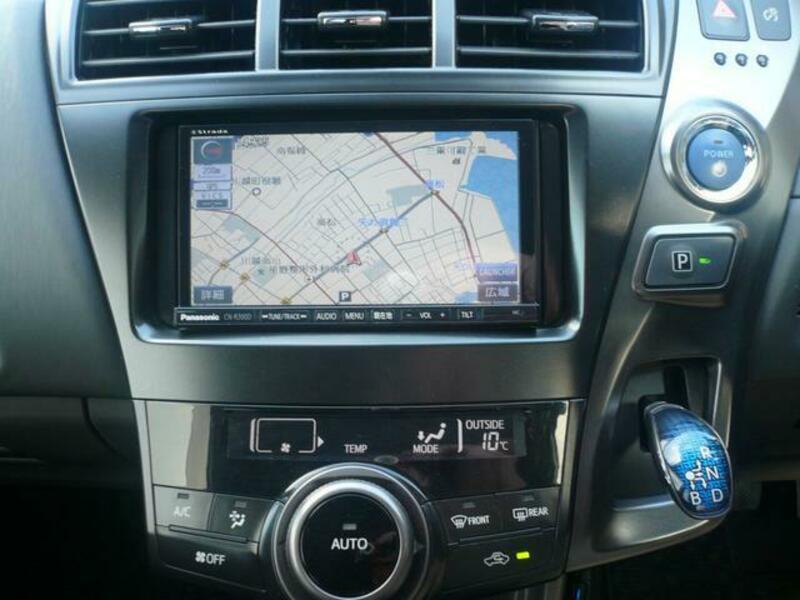 PRIUS ALPHA