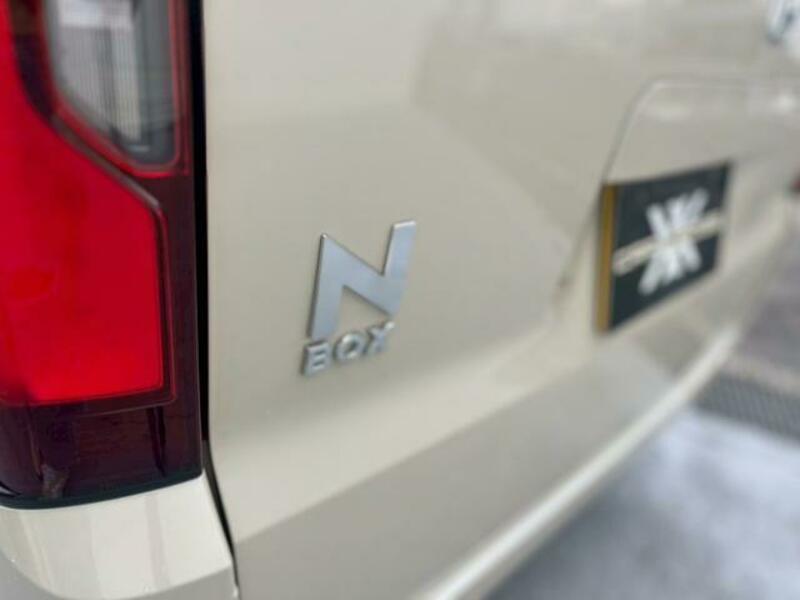 N BOX