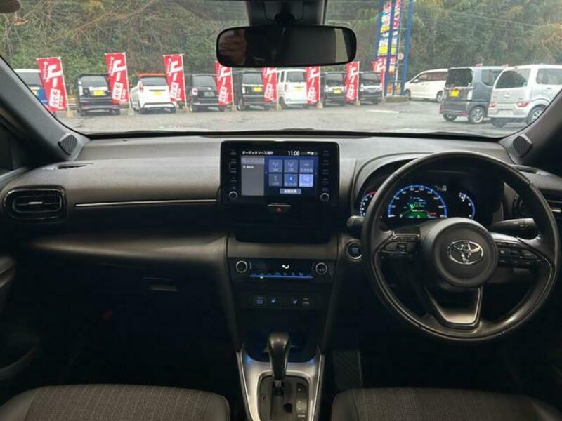 YARIS CROSS