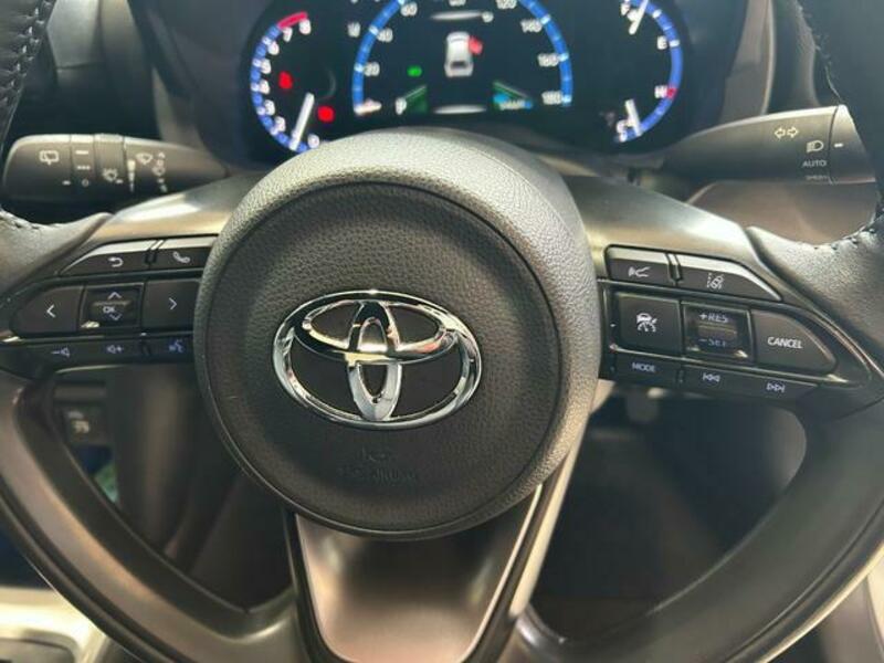 YARIS CROSS