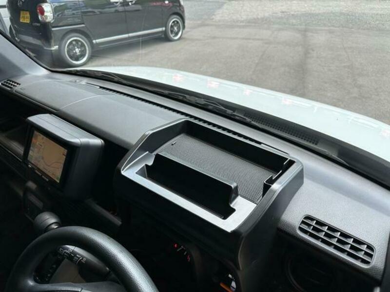 N-VAN