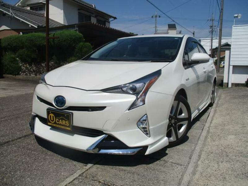 TOYOTA PRIUS