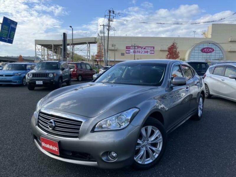 NISSAN FUGA