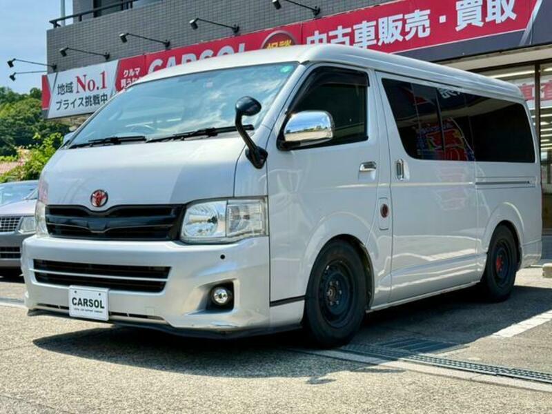 TOYOTA HIACE VAN
