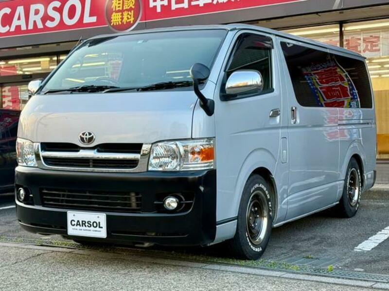 TOYOTA HIACE VAN