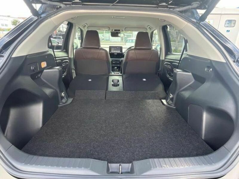YARIS CROSS